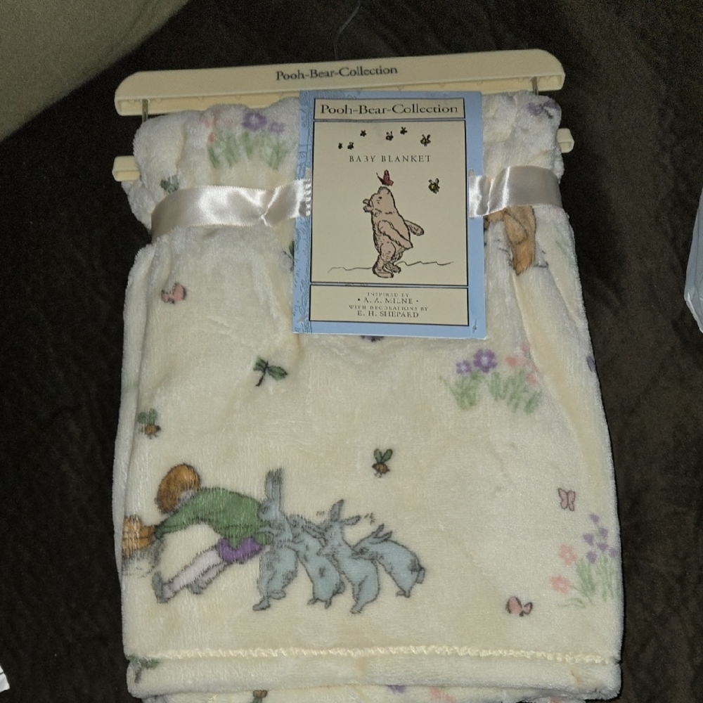 Pooh Bear Collection 30inx40in Baby Blanket